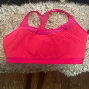 NWT Underarmour sports bra